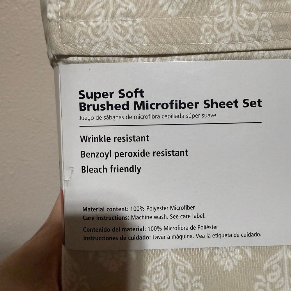 Mainstays Brushed Microfiber Sheet Set in Cream - Picture 4 of 4